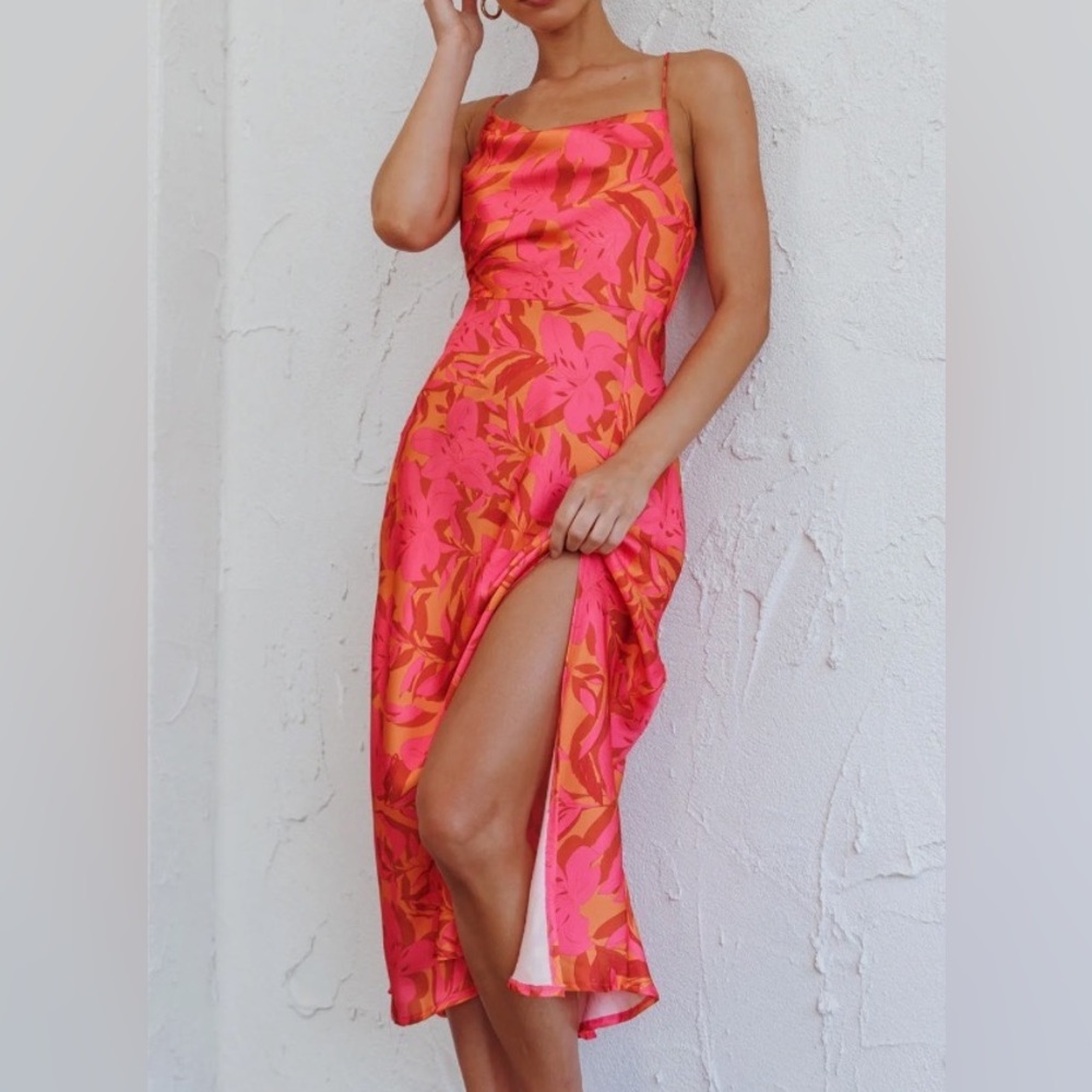 Selfie Leslie front split midi dress